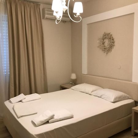Leonidas Apartments And Suites Mola Kalyva Dış mekan fotoğraf