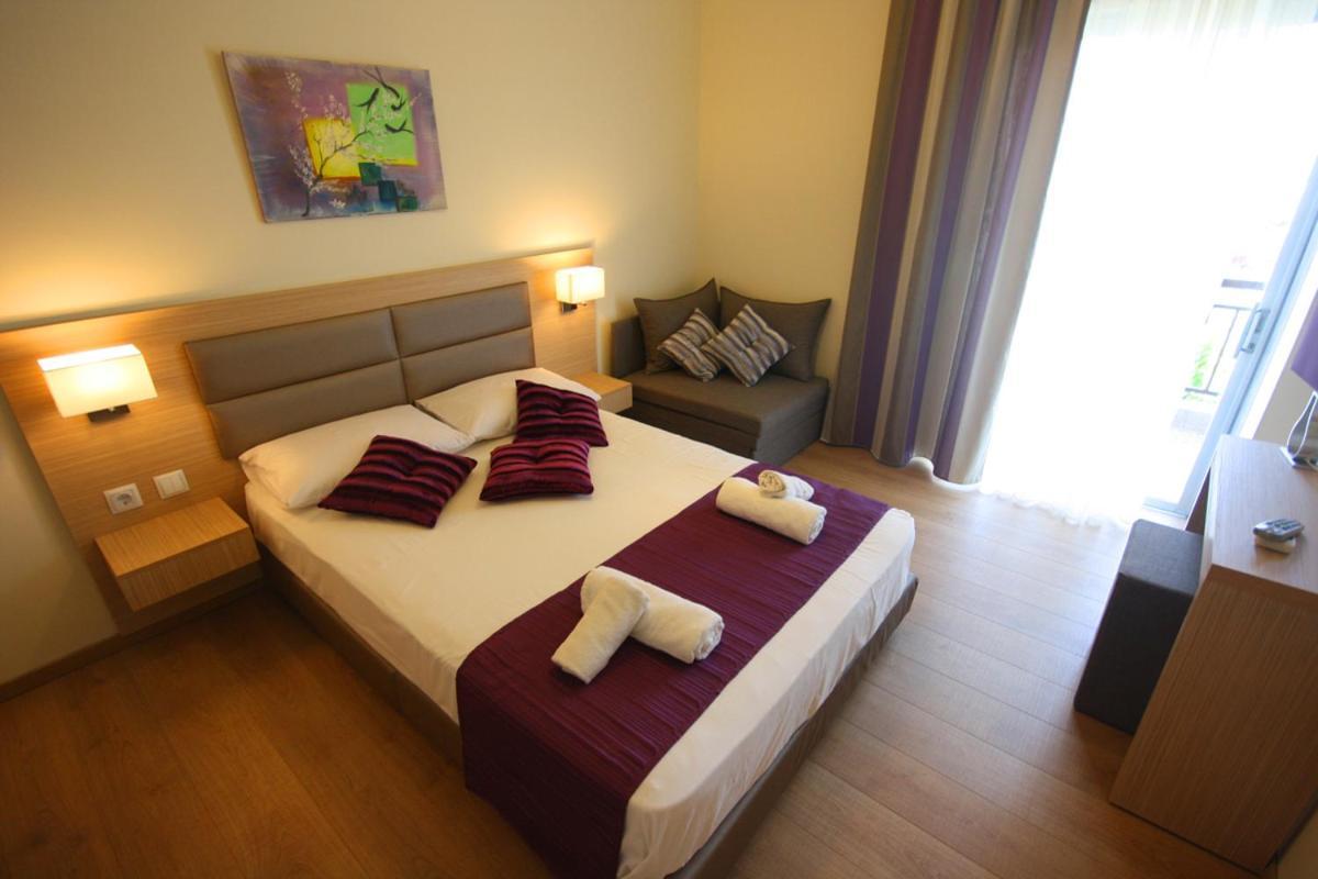 Leonidas Apartments And Suites Mola Kalyva Dış mekan fotoğraf