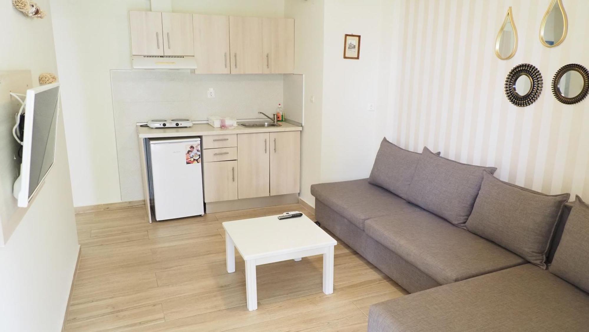 Leonidas Apartments And Suites Mola Kalyva Dış mekan fotoğraf