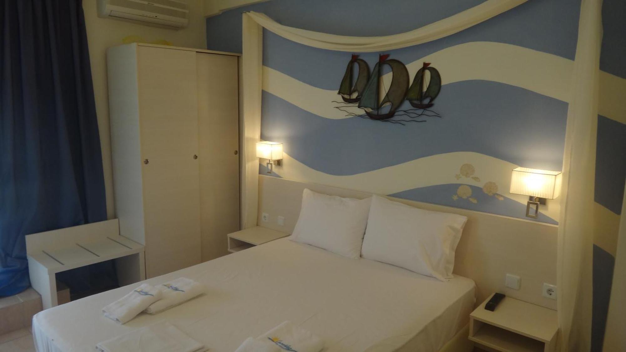 Leonidas Apartments And Suites Mola Kalyva Dış mekan fotoğraf