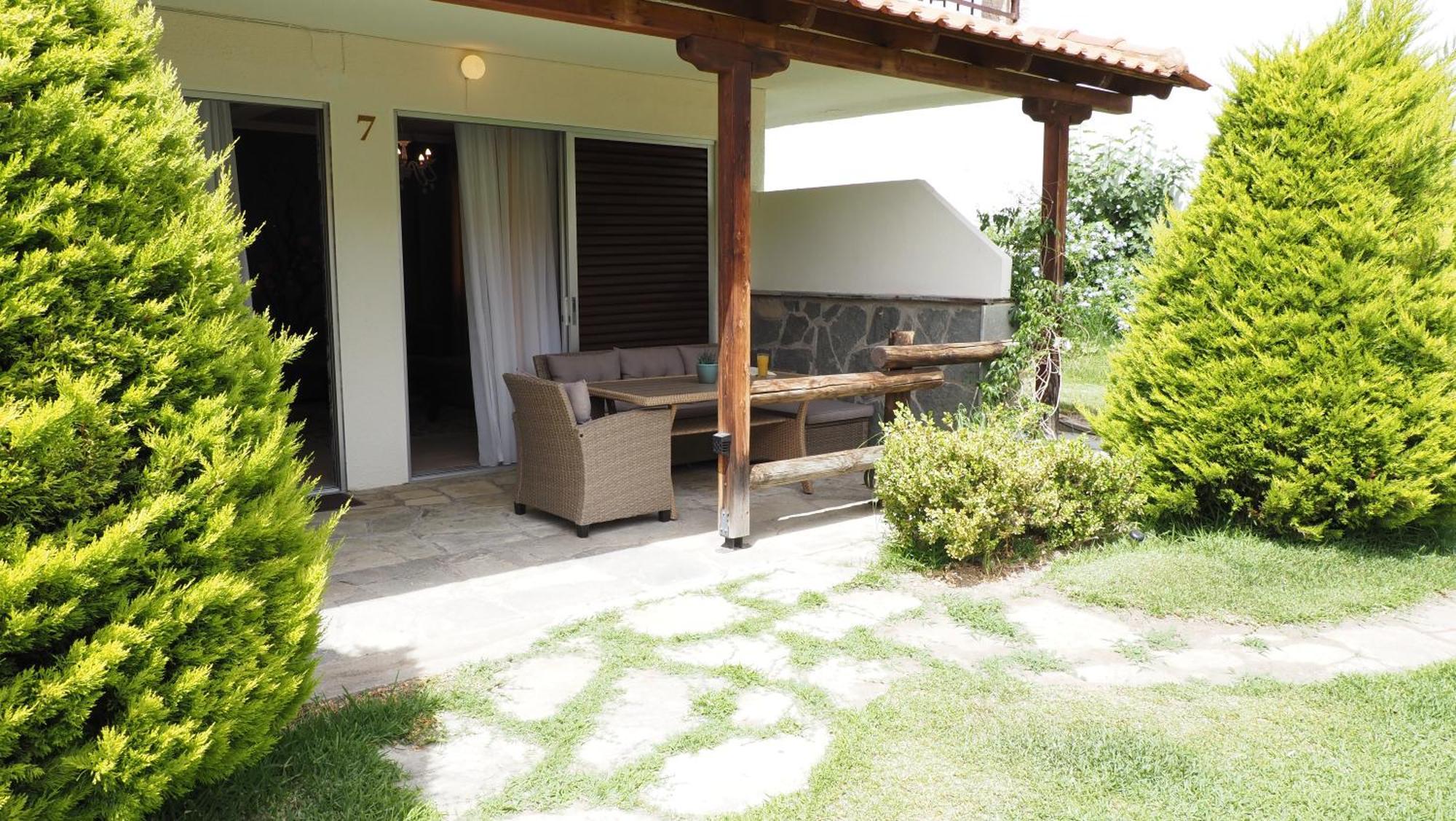 Leonidas Apartments And Suites Mola Kalyva Dış mekan fotoğraf