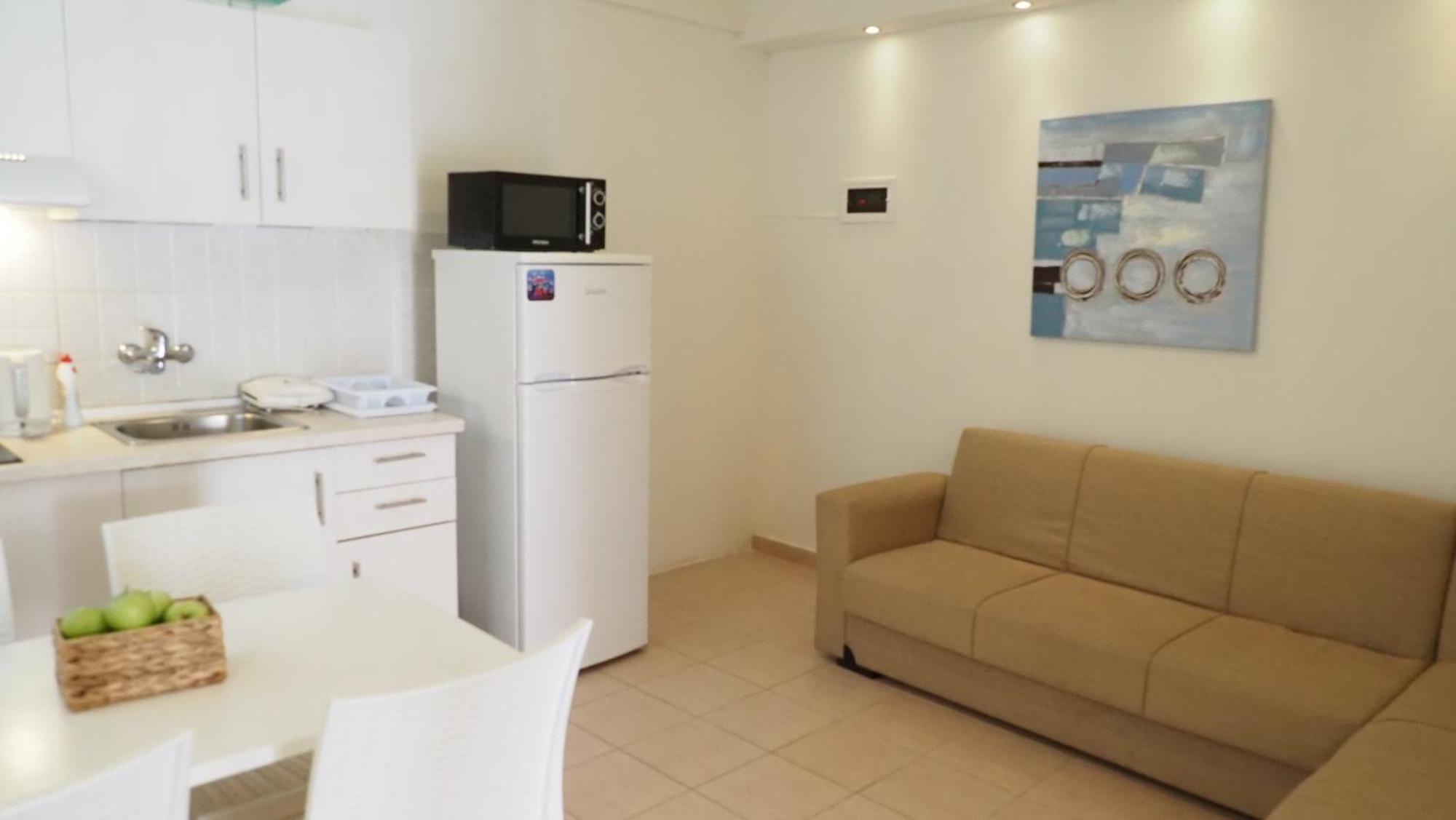 Leonidas Apartments And Suites Mola Kalyva Dış mekan fotoğraf