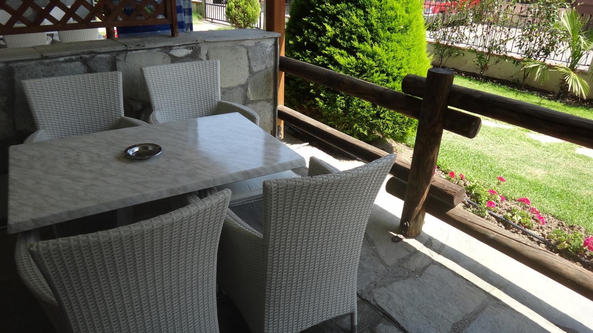 Leonidas Apartments And Suites Mola Kalyva Dış mekan fotoğraf