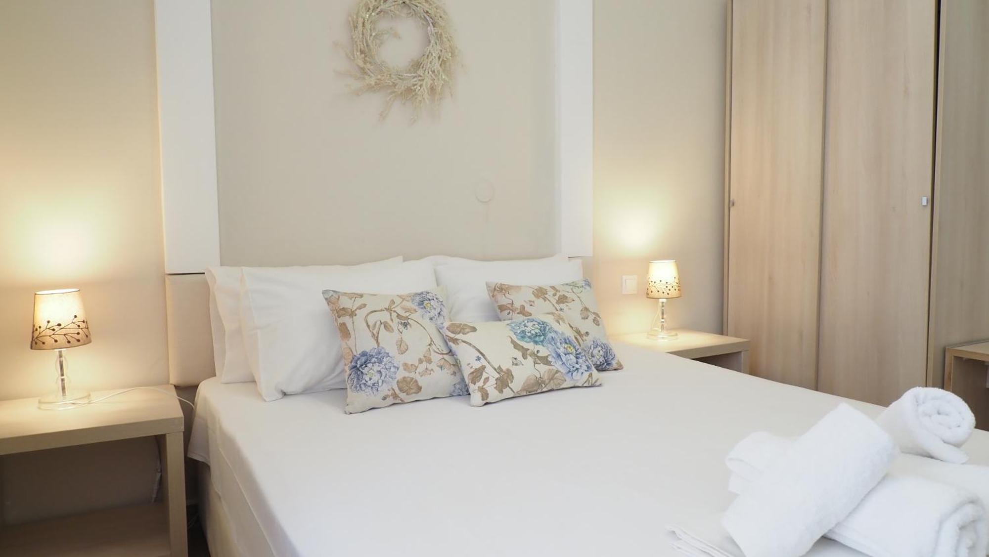 Leonidas Apartments And Suites Mola Kalyva Dış mekan fotoğraf