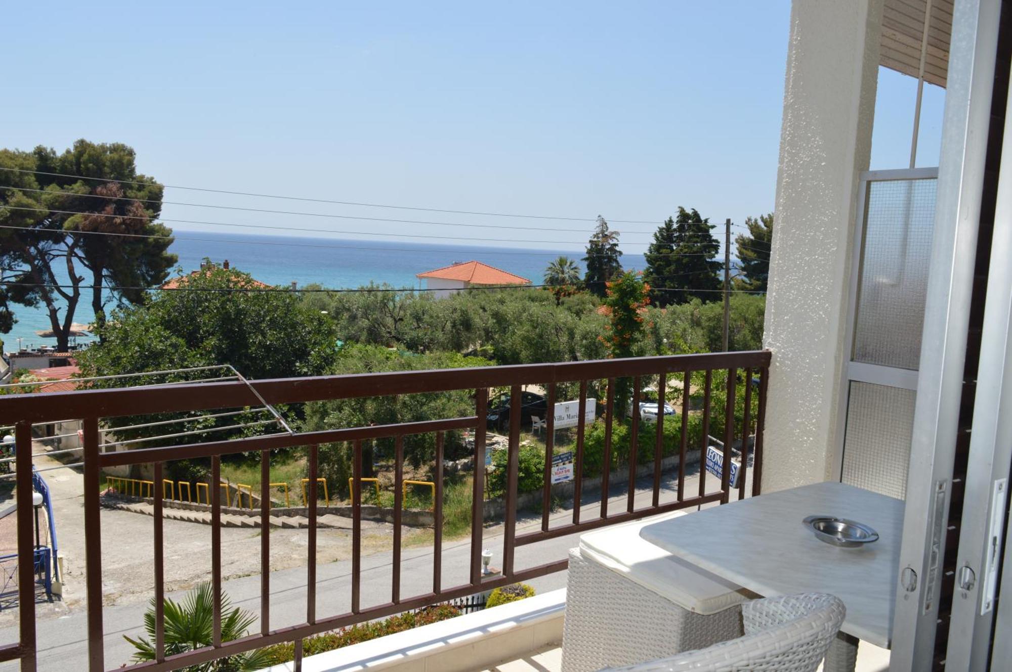 Leonidas Apartments And Suites Mola Kalyva Dış mekan fotoğraf