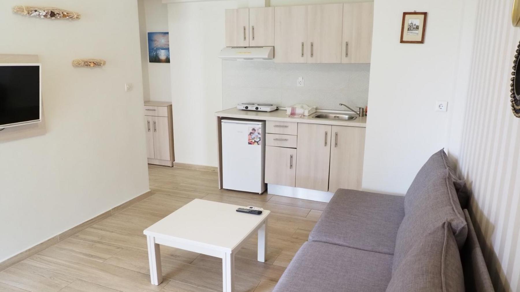 Leonidas Apartments And Suites Mola Kalyva Dış mekan fotoğraf