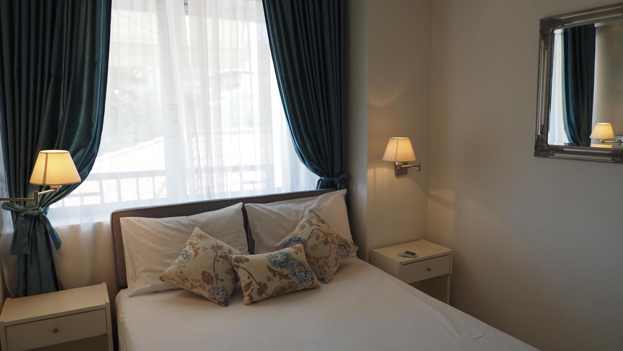 Leonidas Apartments And Suites Mola Kalyva Dış mekan fotoğraf