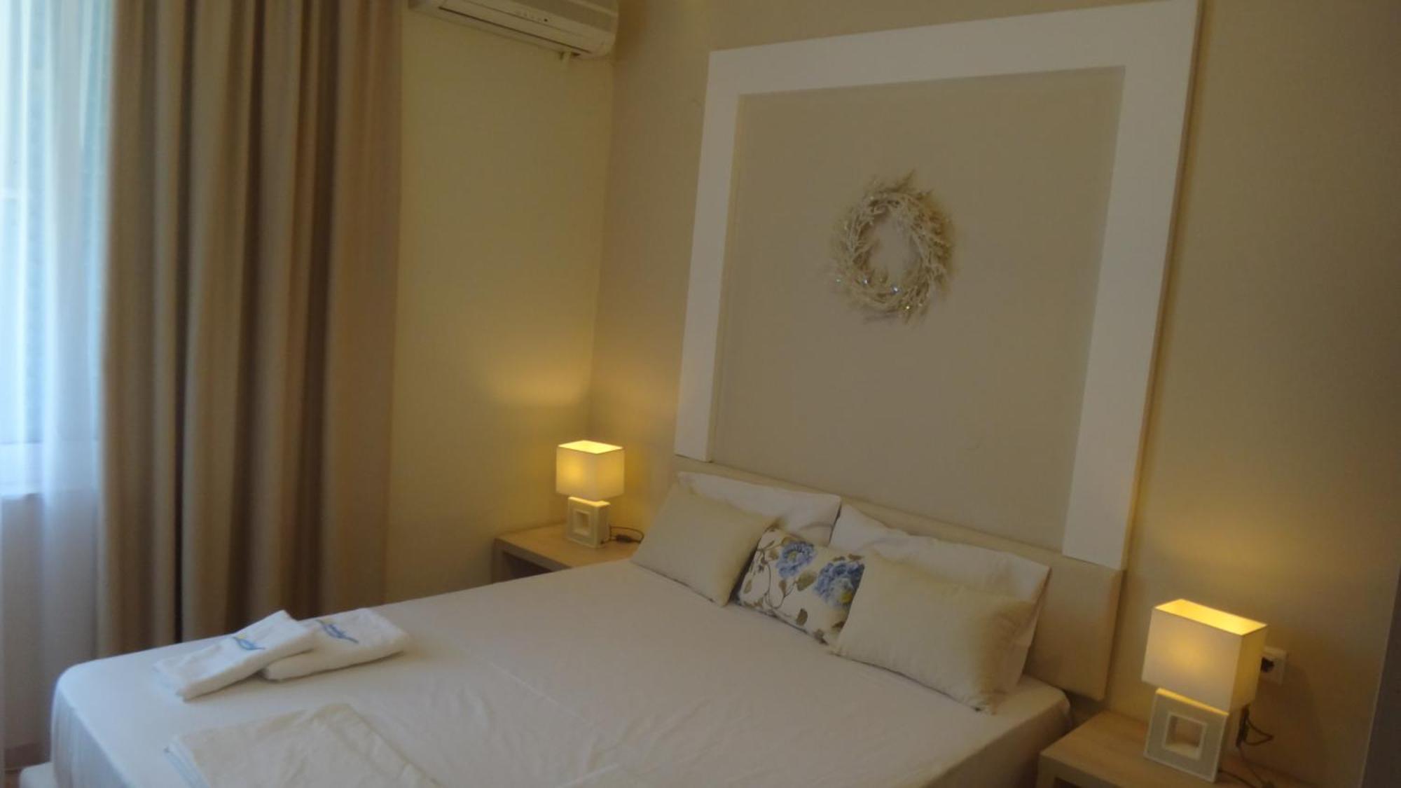 Leonidas Apartments And Suites Mola Kalyva Dış mekan fotoğraf