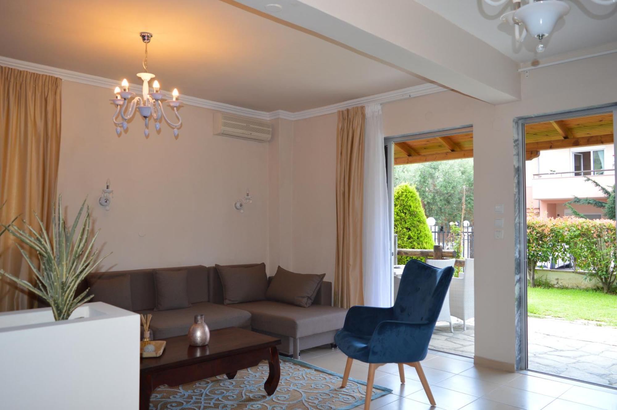 Leonidas Apartments And Suites Mola Kalyva Dış mekan fotoğraf